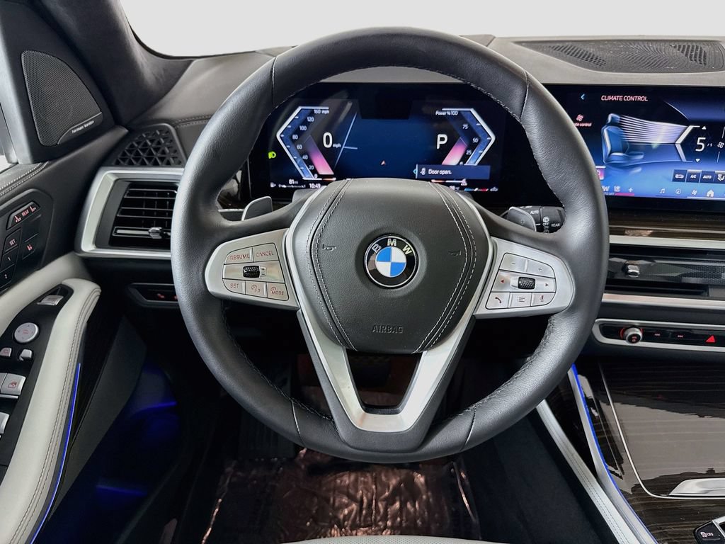 Used 2024 BMW X7 xDrive40i w/ Premium Package AWD/4WD image 11