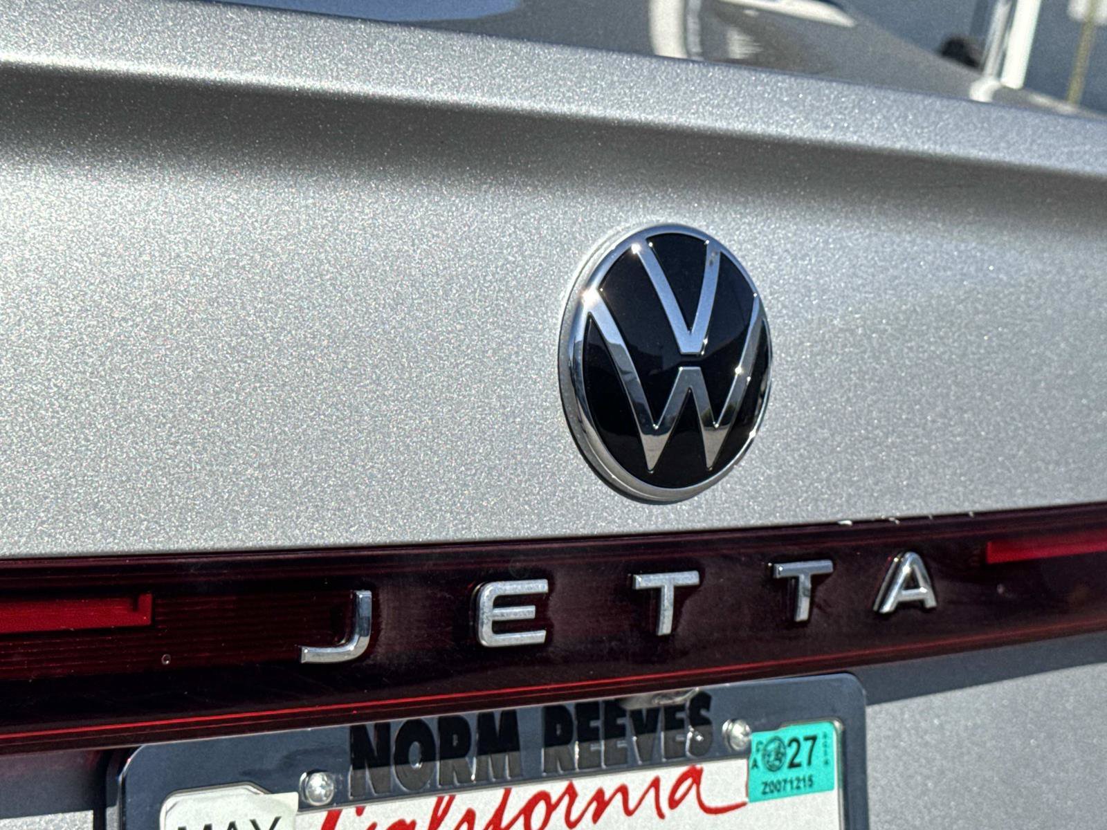 Certified 2025 Volkswagen Jetta Sport FWD image 28