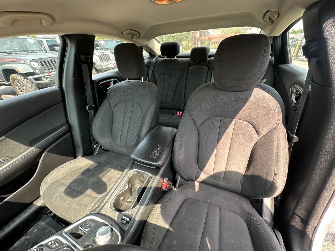 Used 2016 Chrysler 200 Limited FWD image 17