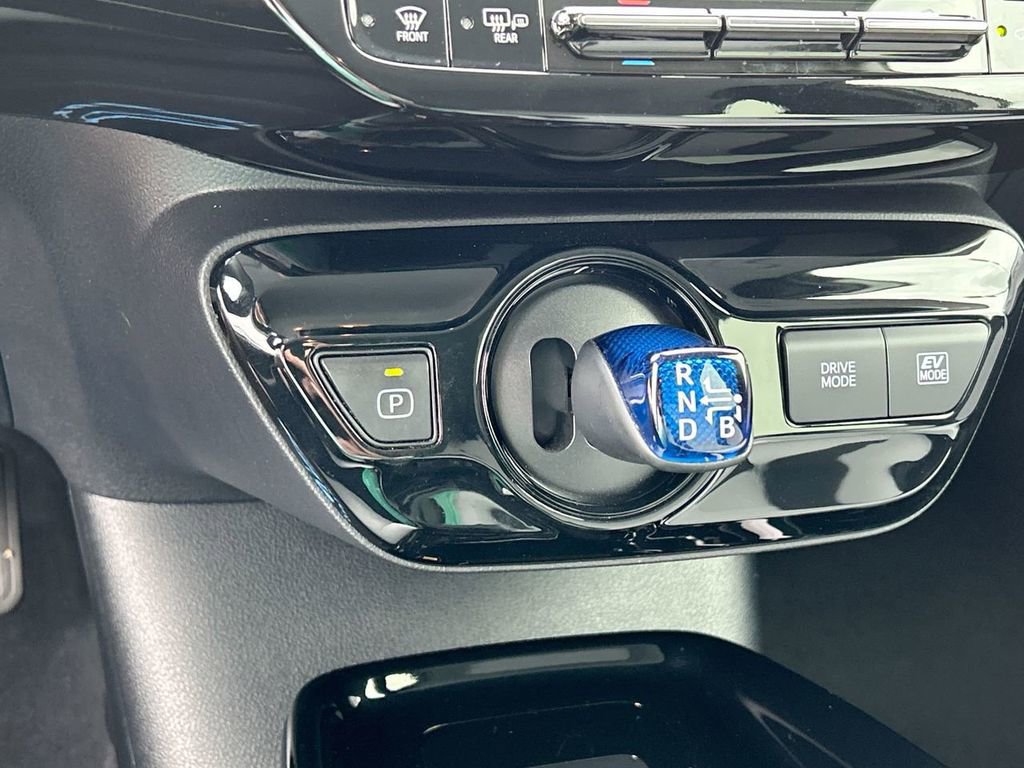 Used 2020 Toyota Prius XLE image 29