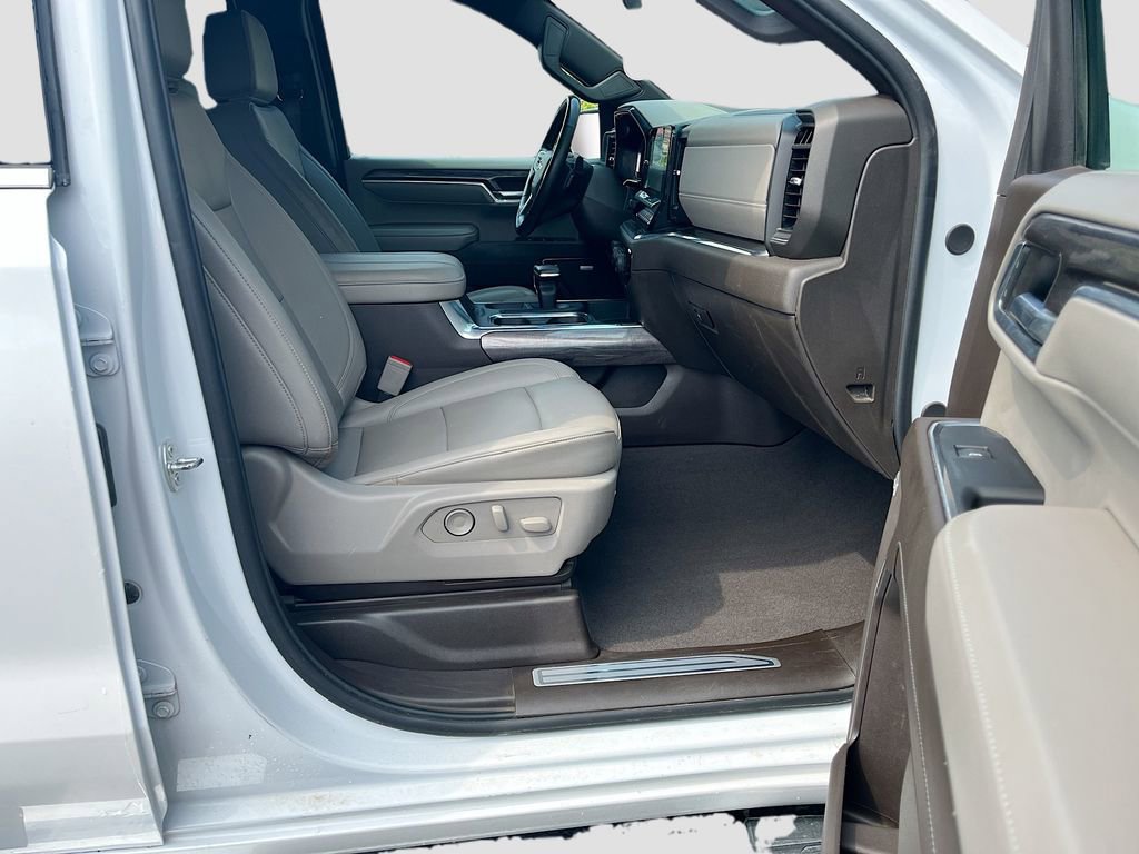 Used 2024 Chevrolet Silverado 1500 LTZ image 29