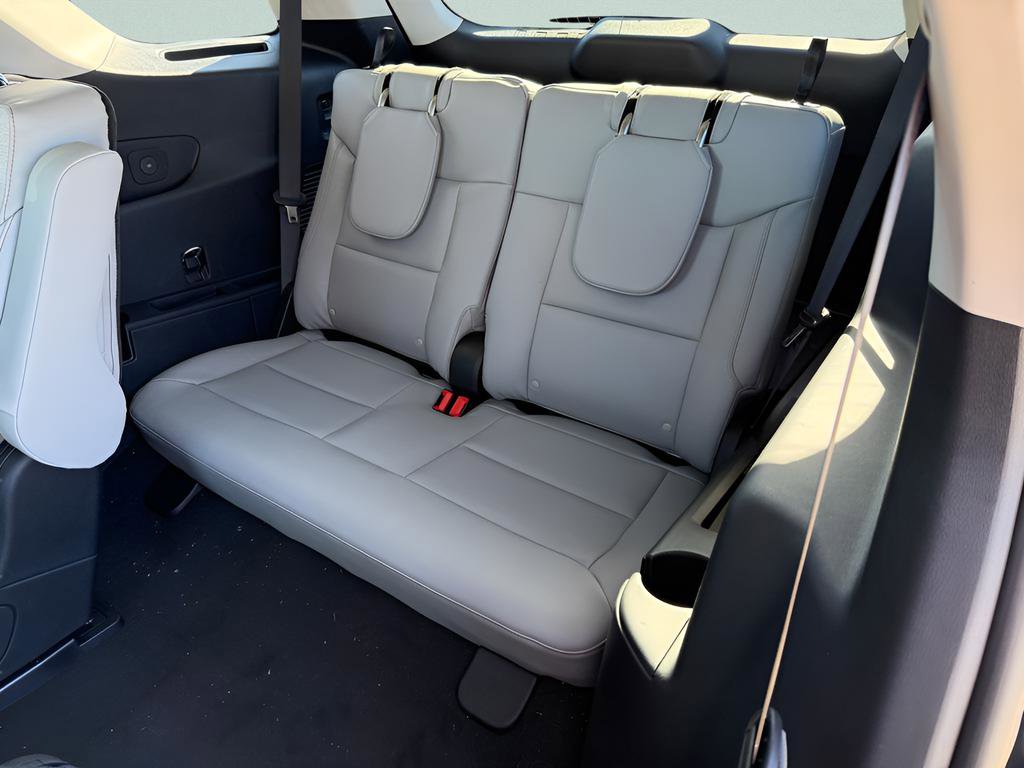 New 2026 Ford Explorer Active w/ Active Comfort Package AWD/4WD image 7