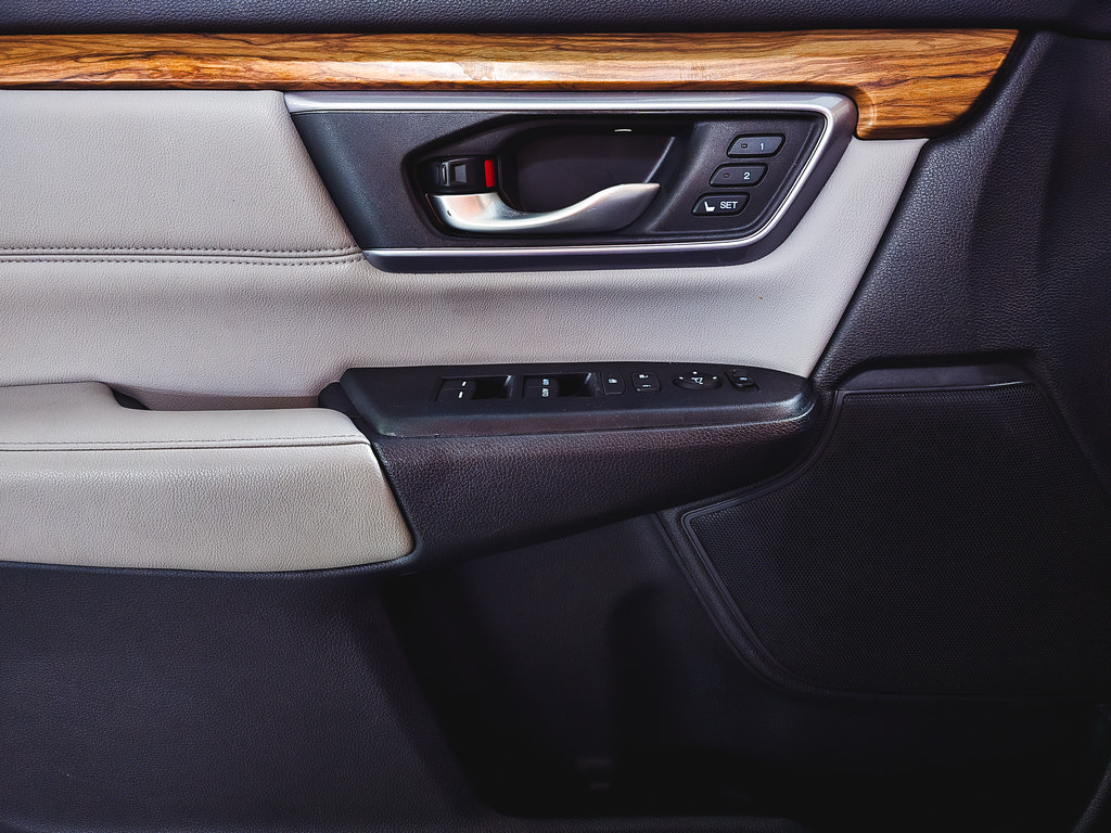 Used 2017 Honda CR-V Touring image 16