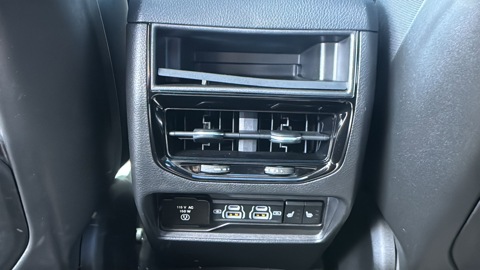 Used 2023 Jeep Grand Cherokee Overland image 18