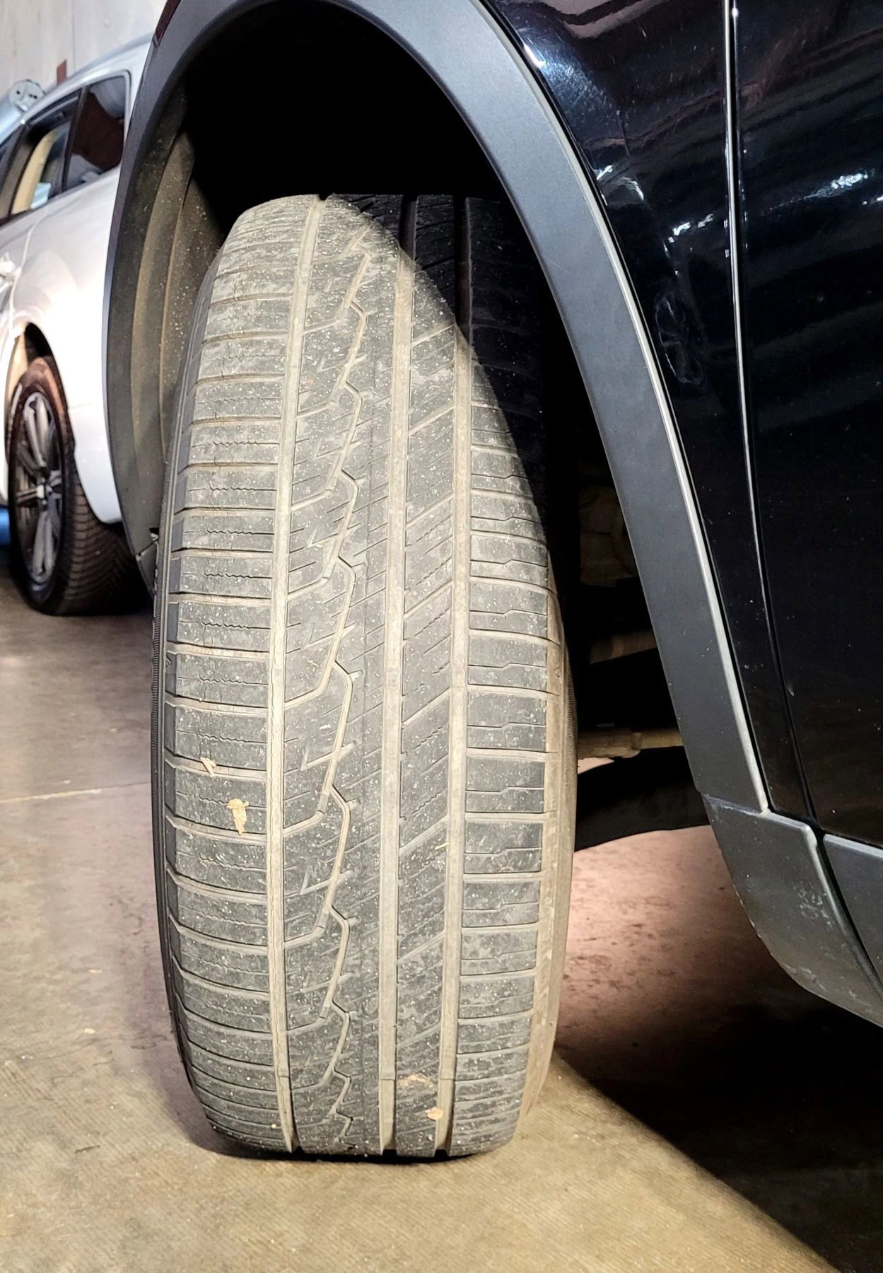 Used 2017 Land Rover Discovery Sport SE image 37