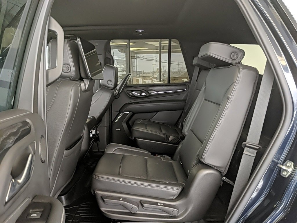 Used 2021 GMC Yukon Denali w/ Denali Premium Package image 17
