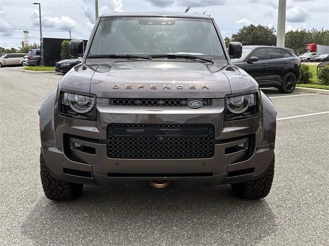 New 2025 Land Rover Defender 110 image 9