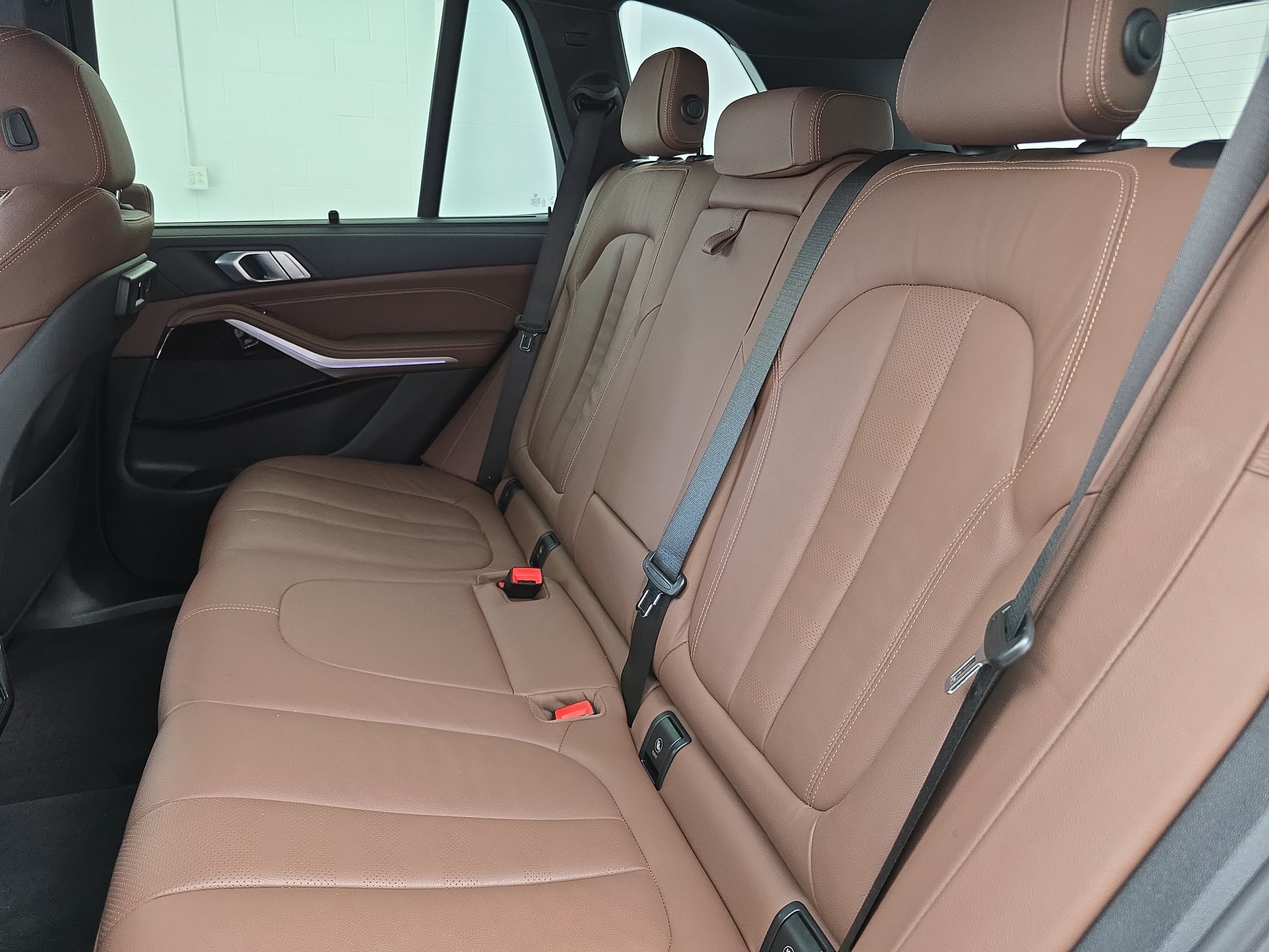 Used 2021 BMW X5 xDrive40i w/ M Sport Package AWD/4WD image 14