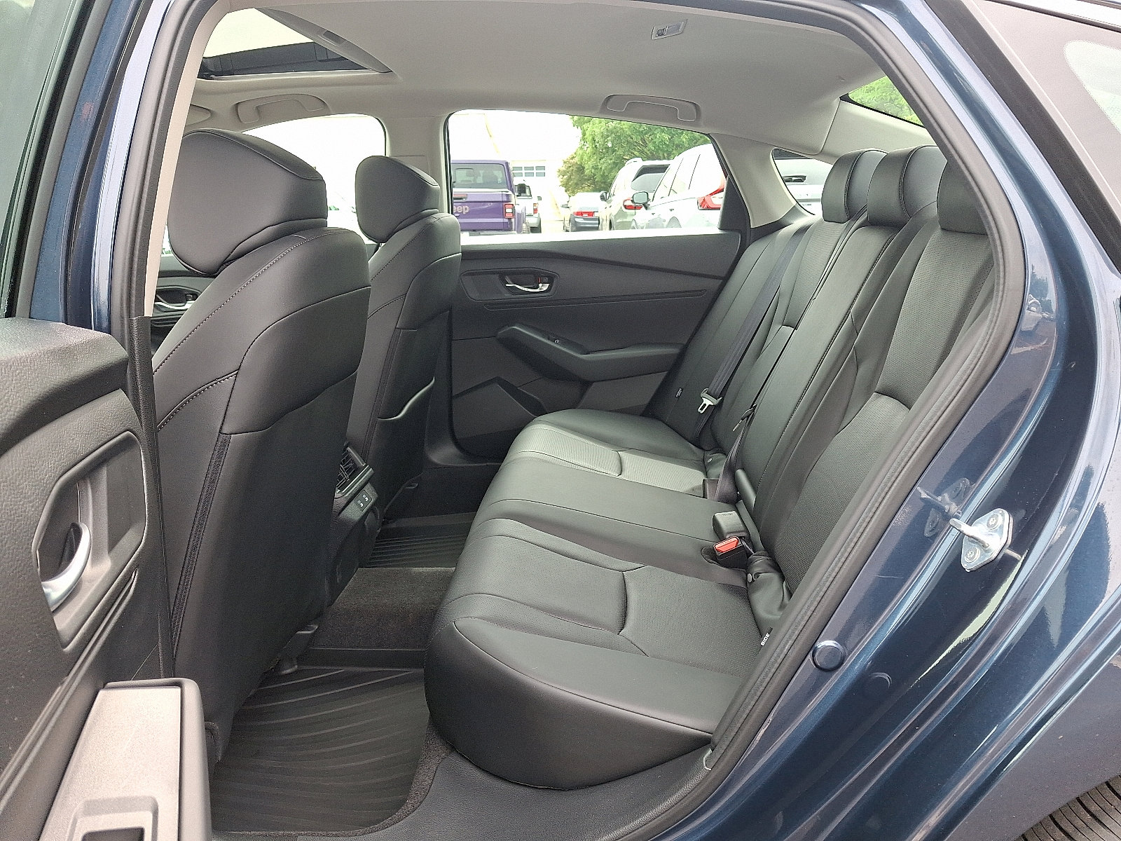 Used 2025 Honda Accord EX-L image 10