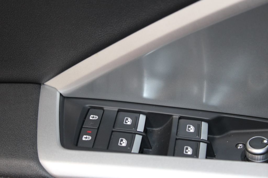 Used 2023 Audi Q3 2.0T Premium Plus w/ Premium Plus Package image 38