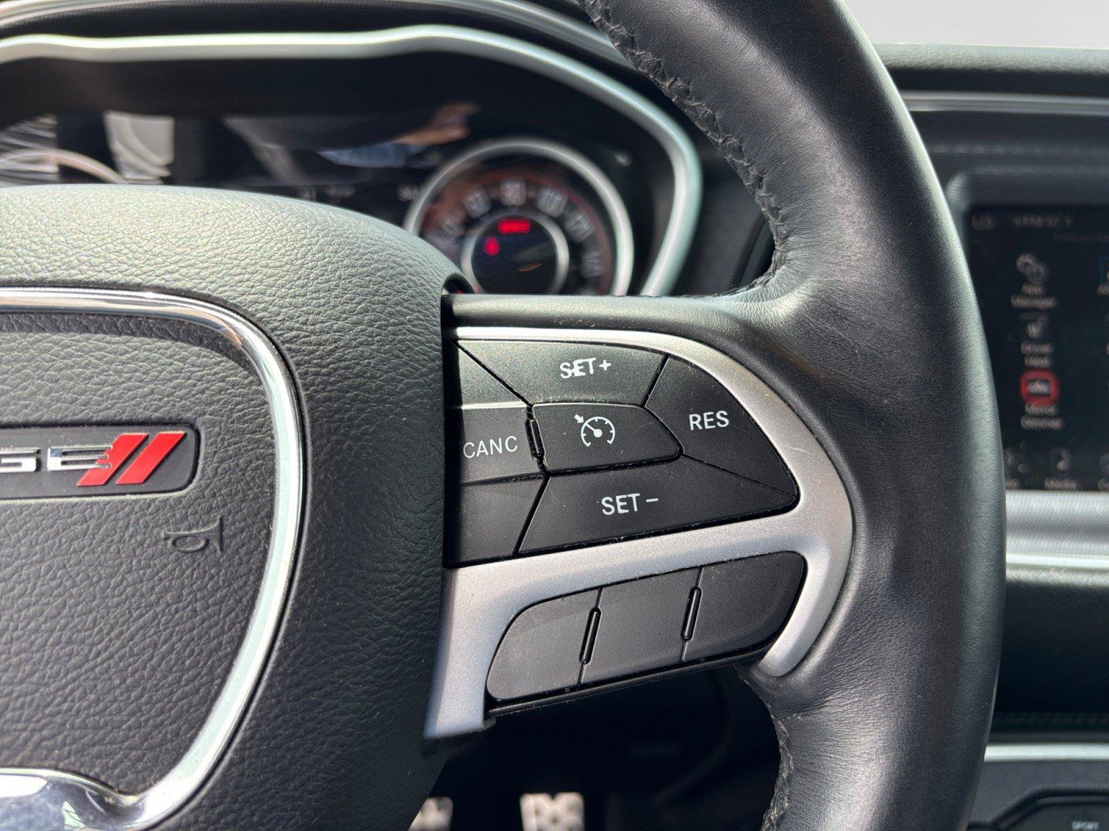 Used 2015 Dodge Challenger R/T Plus RWD image 27