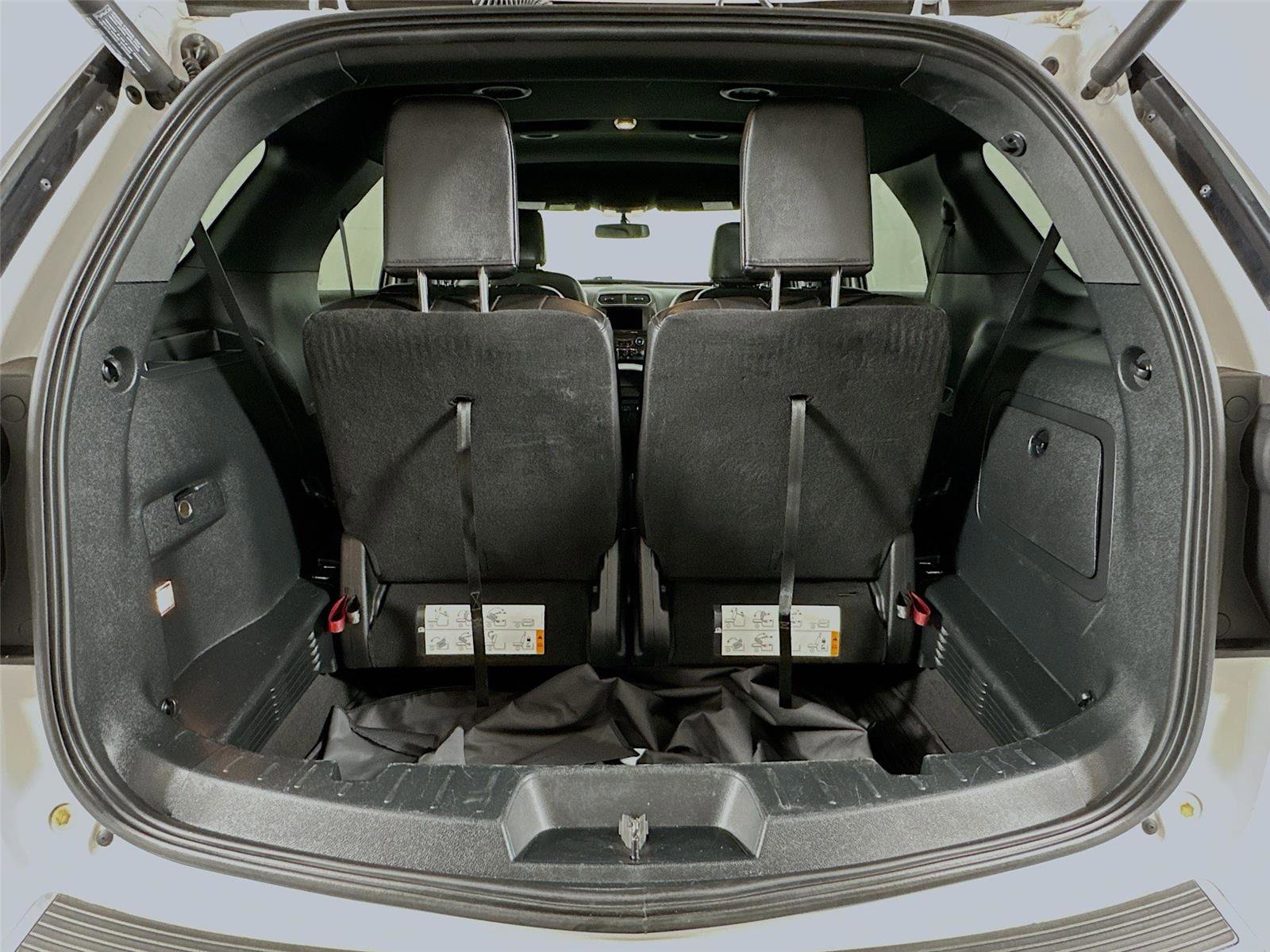 Used 2018 Ford Explorer XLT w/ Equipment Group 202A image 26