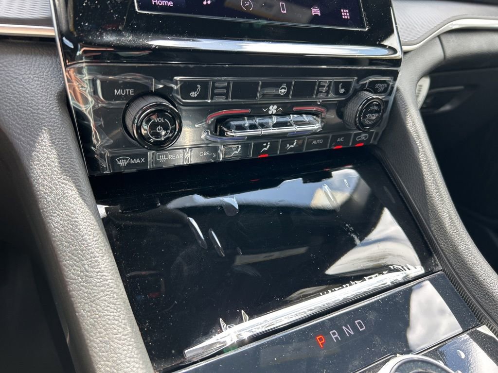 Used 2024 Jeep Grand Cherokee L Laredo w/ Luxury Tech Group I image 37