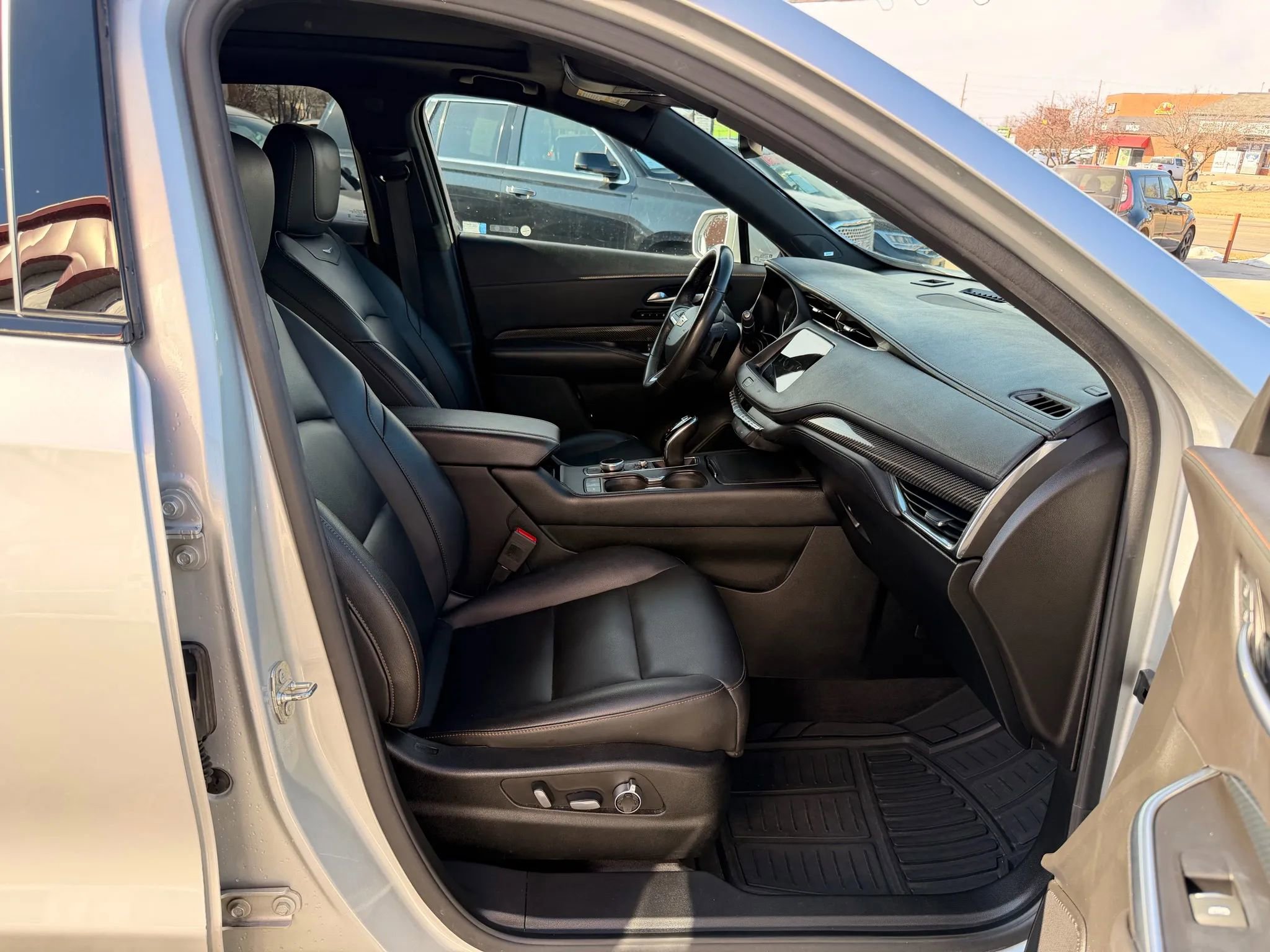 Used 2020 Cadillac XT4 Sport w/ Driver Awareness Package image 33