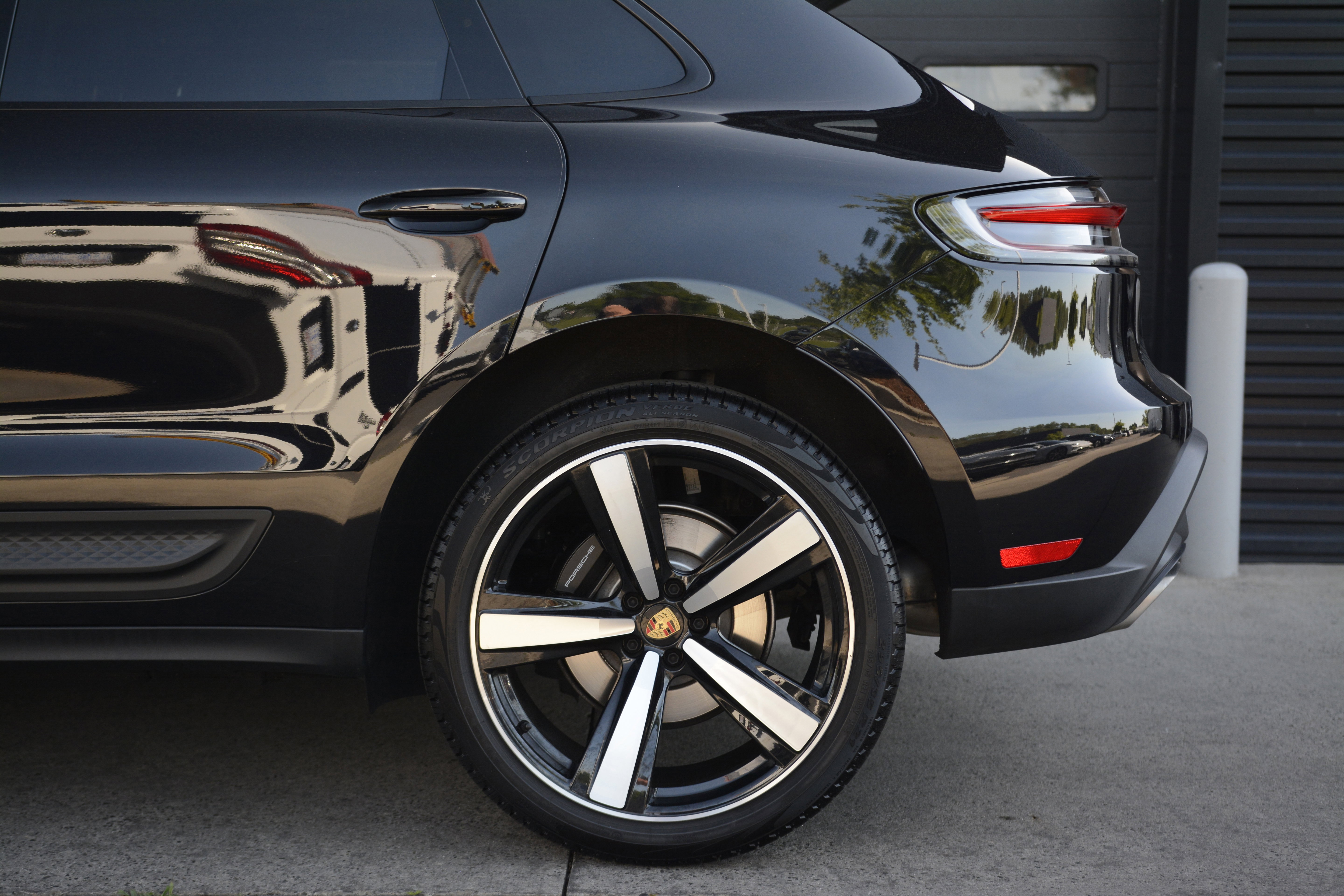 Certified 2026 Porsche Macan AWD/4WD image 39