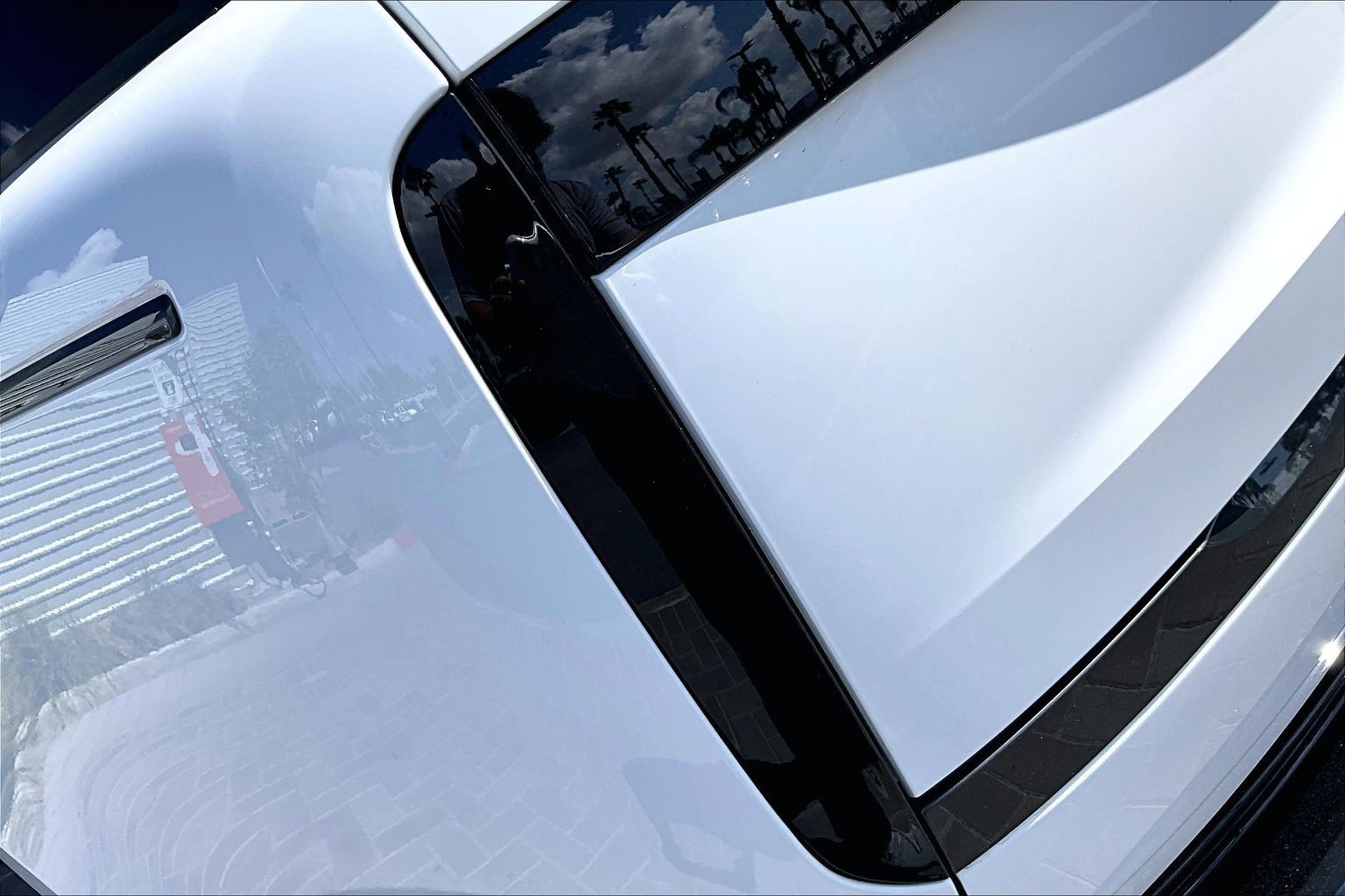 Used 2025 Land Rover Range Rover SE image 28