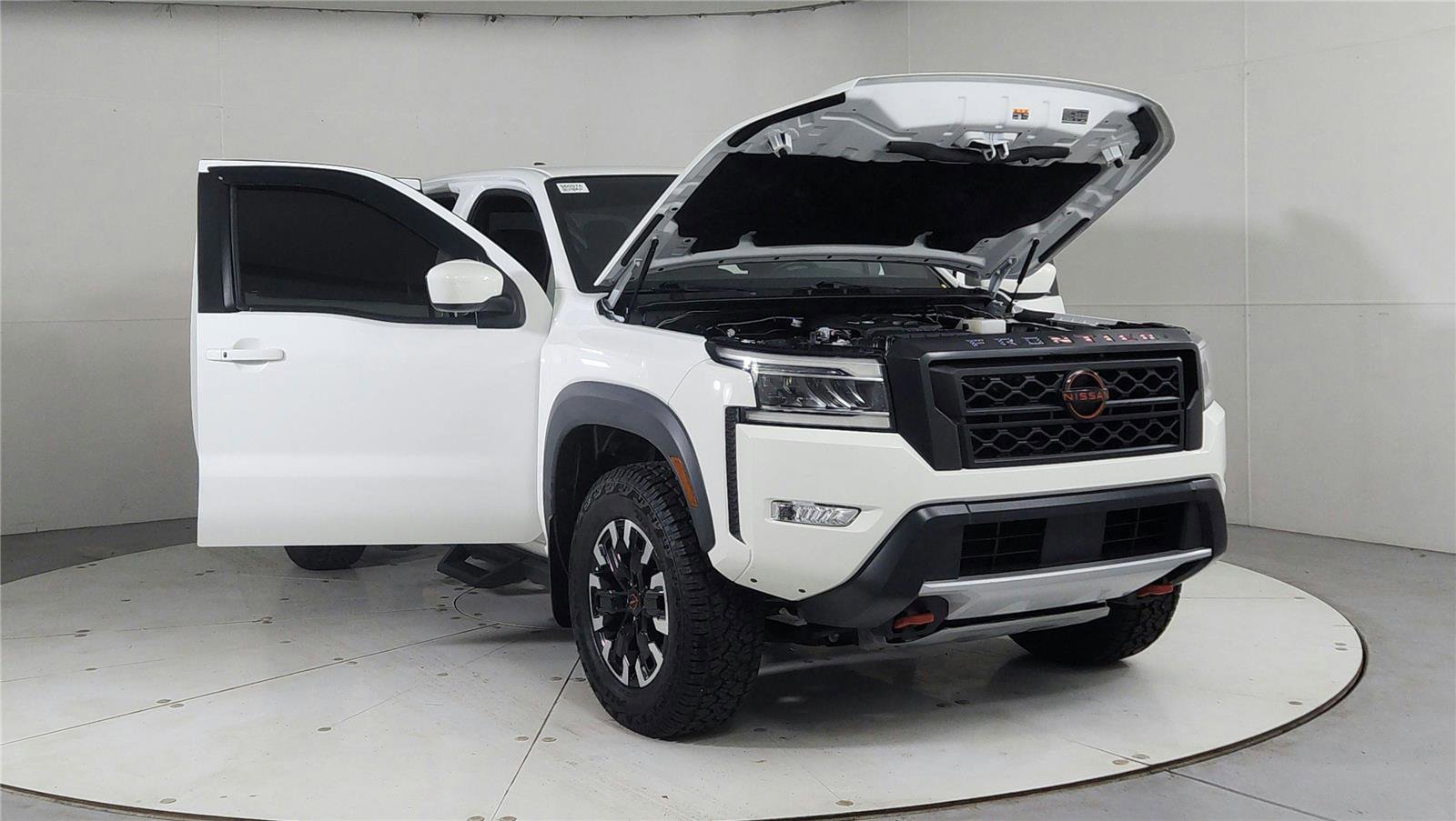 Used 2022 Nissan Frontier PRO-4X w/ Off-Road Protection Package image 9