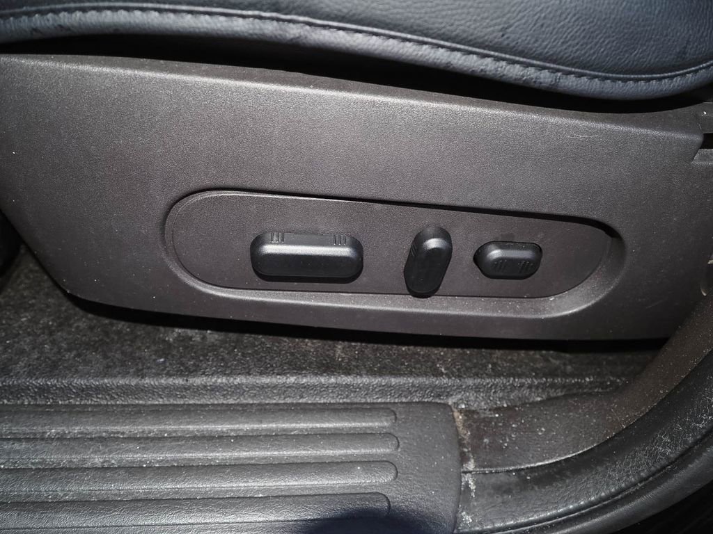 Used 2010 Ford Explorer Sport Trac Limited image 22