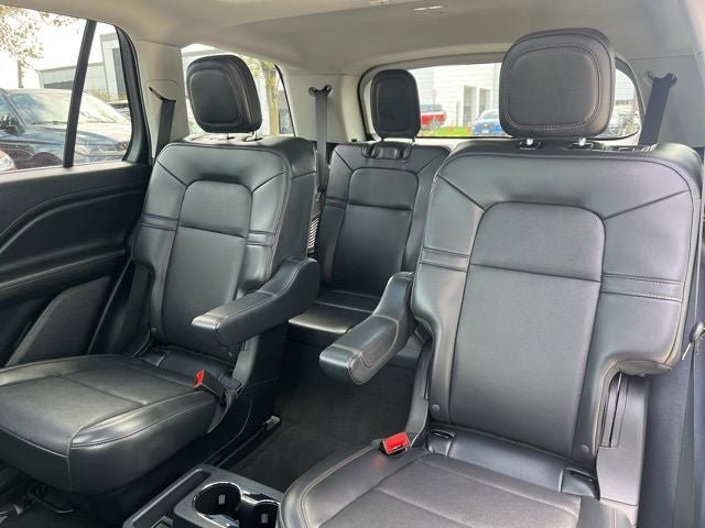 Certified 2025 Lincoln Aviator AWD image 14