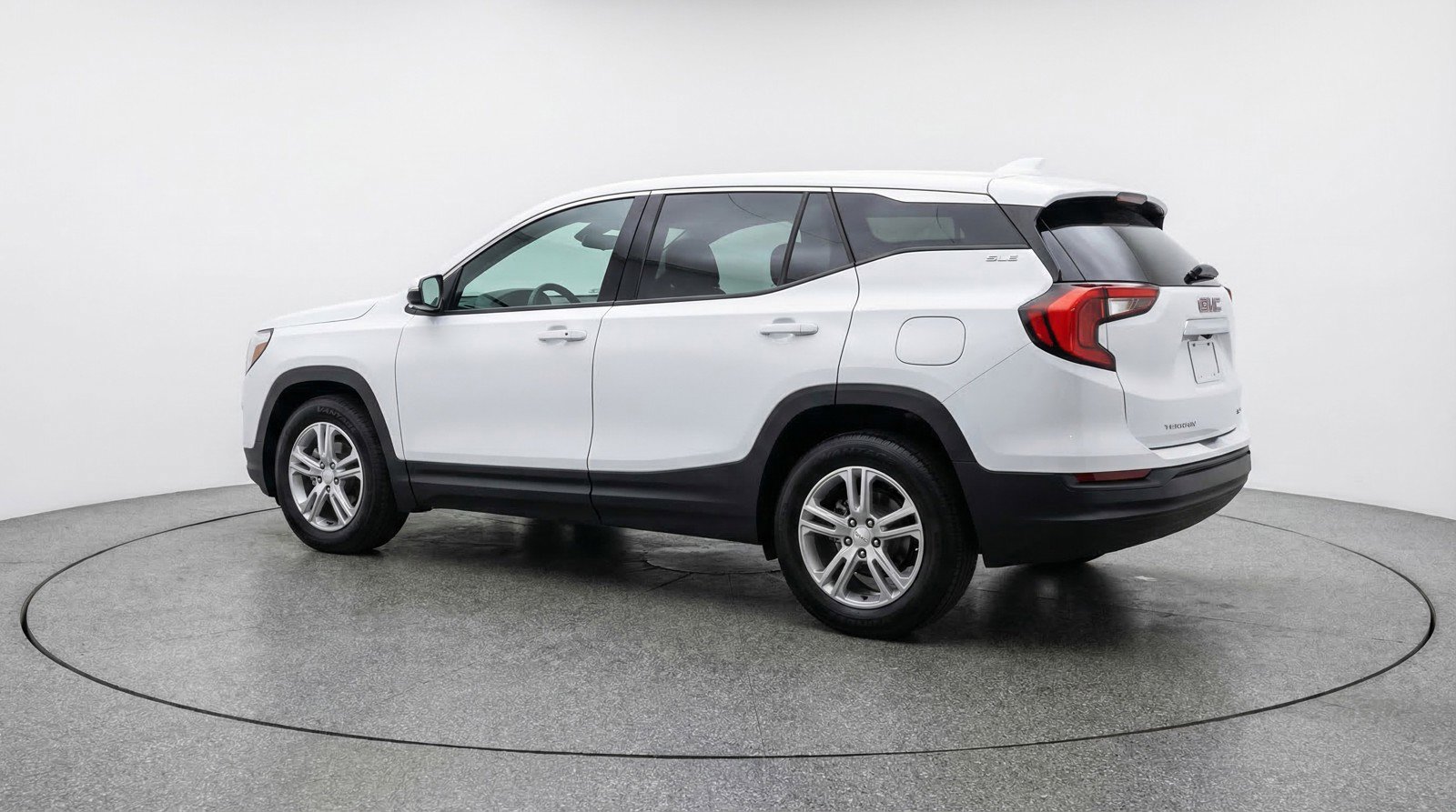 Used 2024 GMC Terrain SLE image 6