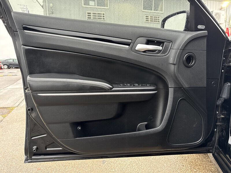 Used 2020 Chrysler 300 S image 15