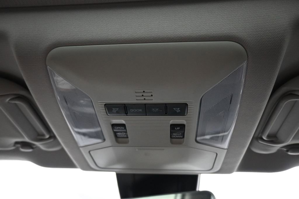 Used 2023 Toyota RAV4 Limited FWD image 28