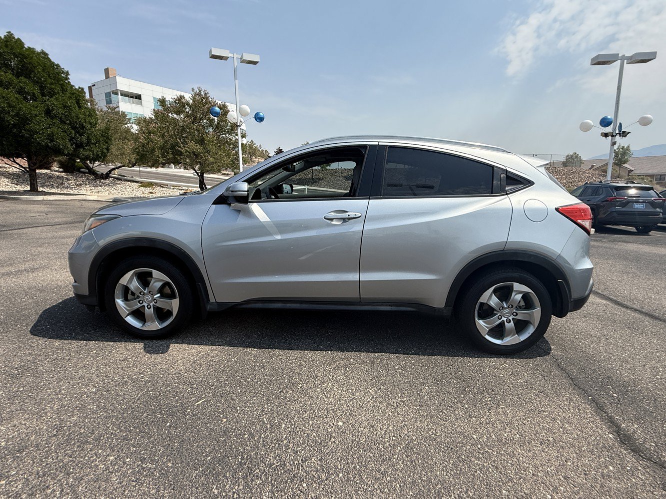 Used 2017 Honda HR-V EX-L image 8