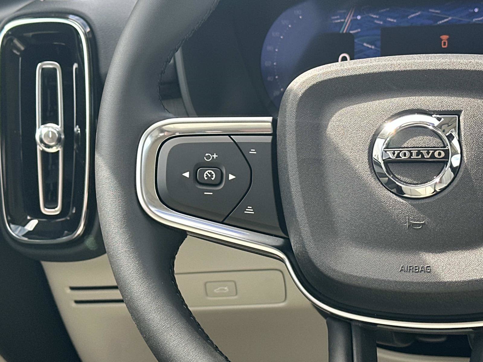 New 2026 Volvo XC40 B5 Plus w/ Protection Package Premier AWD/4WD image 8