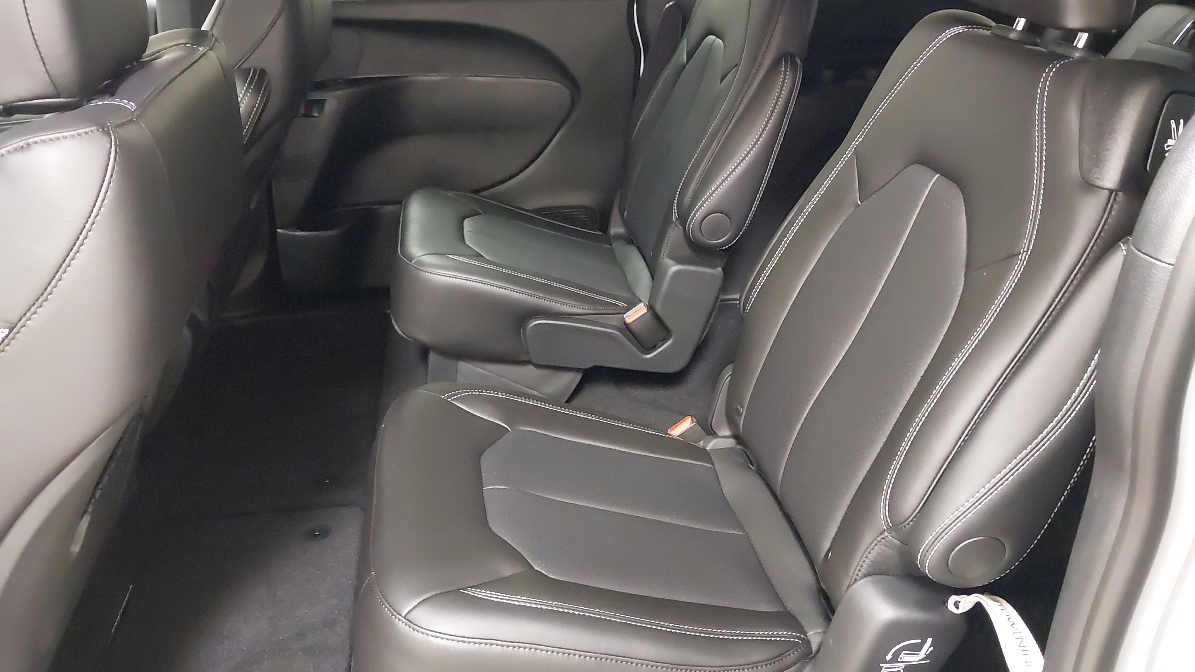 New 2026 Chrysler Pacifica Select image 38