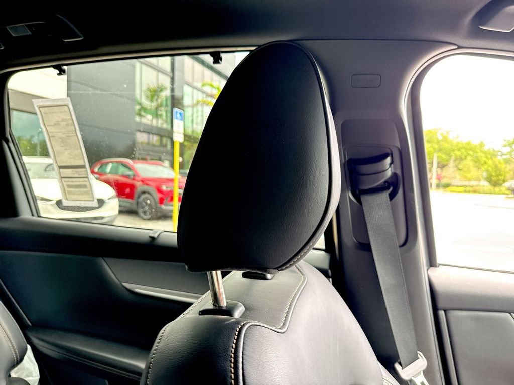 Certified 2025 MAZDA CX-70 3.3 Turbo w/ Premium Plus Pkg image 21