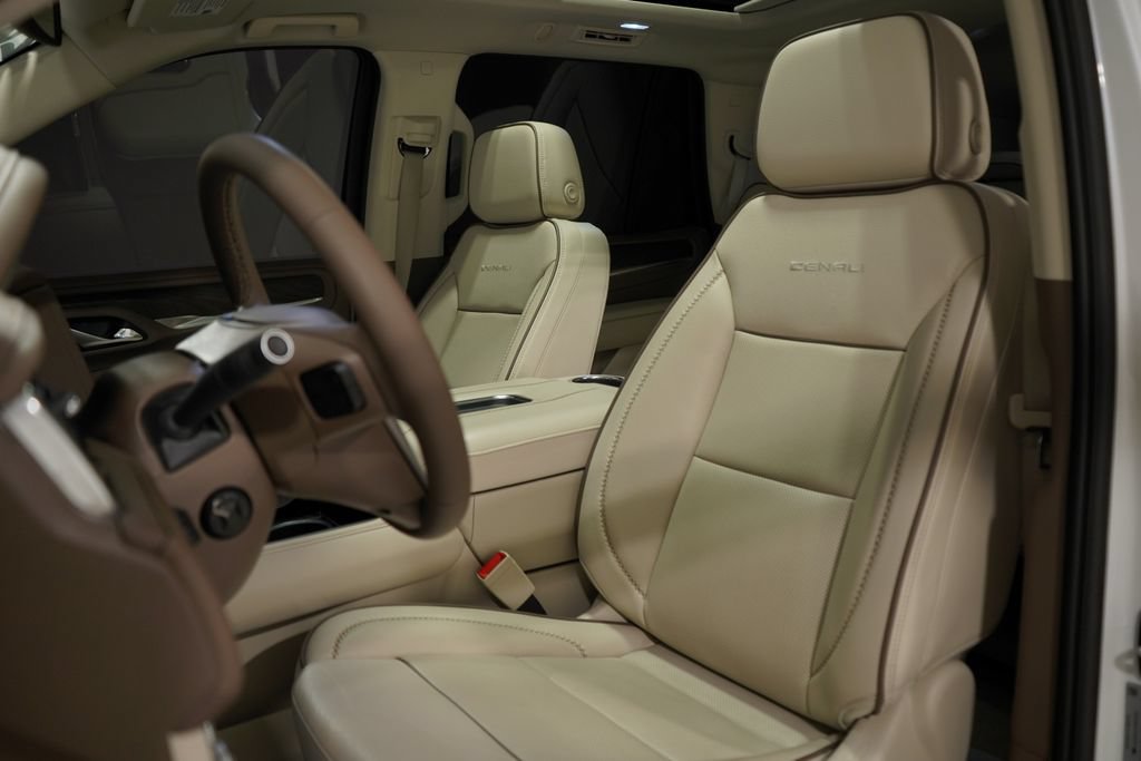 Used 2024 GMC Yukon Denali AWD/4WD image 7