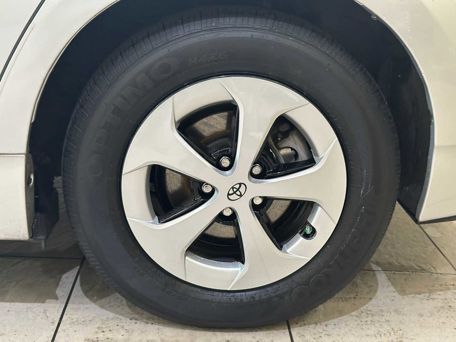 Used 2014 Toyota Prius Four image 8