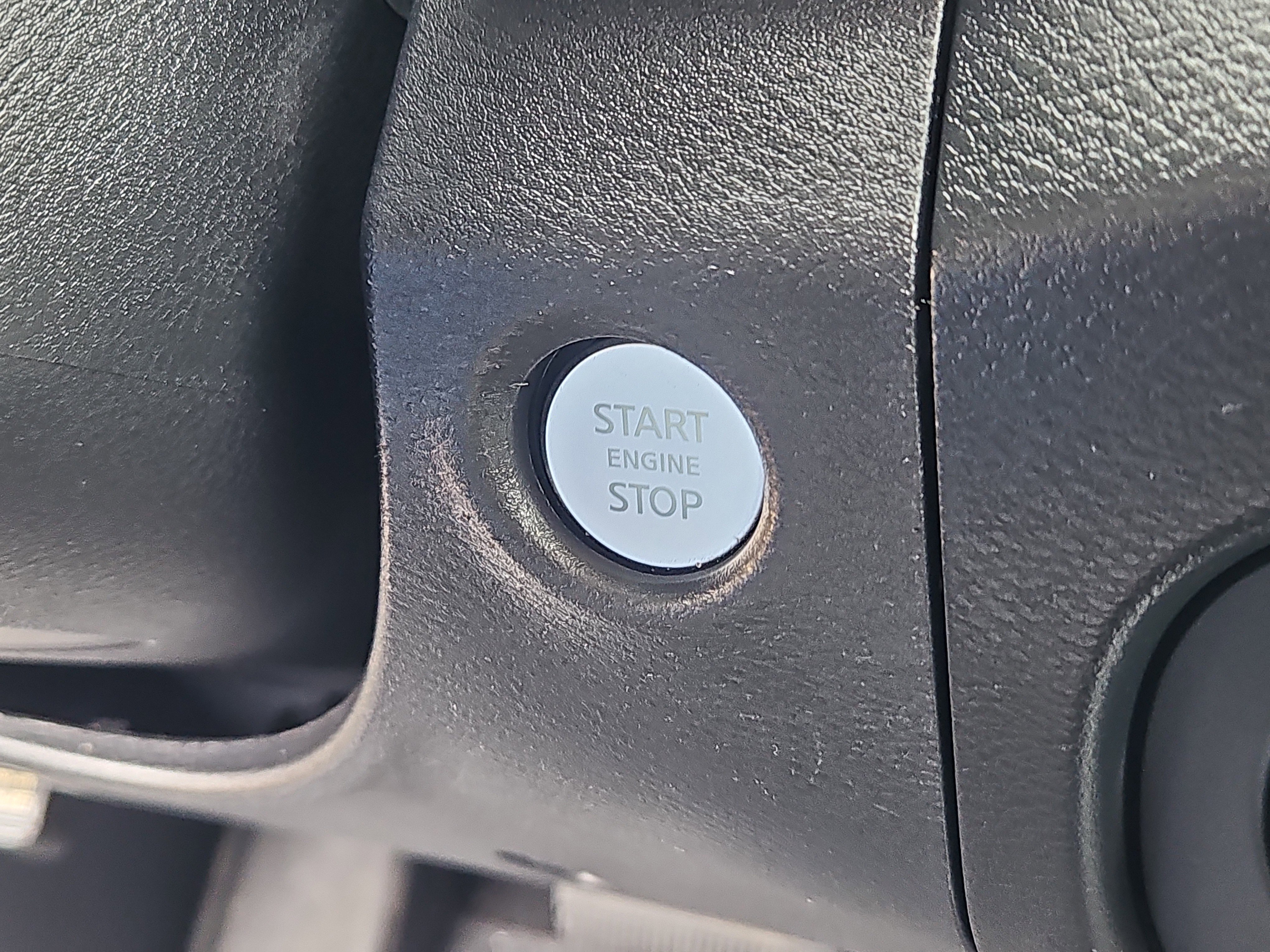 Used 2022 Nissan Frontier SV w/ Technology Package image 12