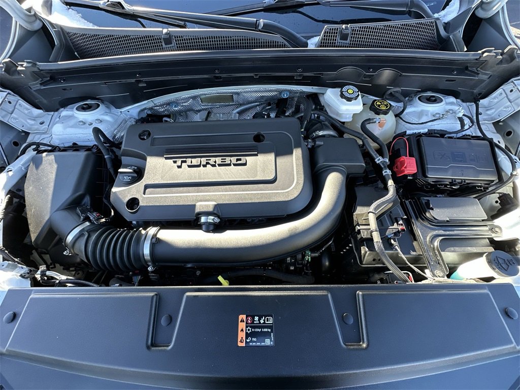 Used 2023 Buick Envision Essence image 24