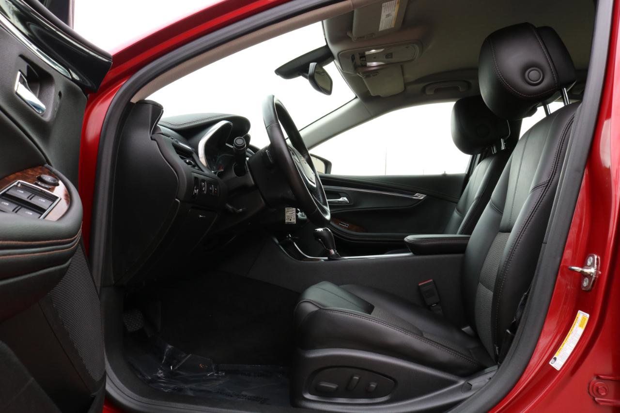 Used 2014 Chevrolet Impala LT w/ Convenience Package image 17