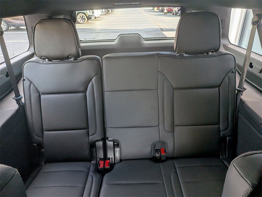 New 2026 GMC Yukon XL Denali w/ Sun & Power Step Package image 10