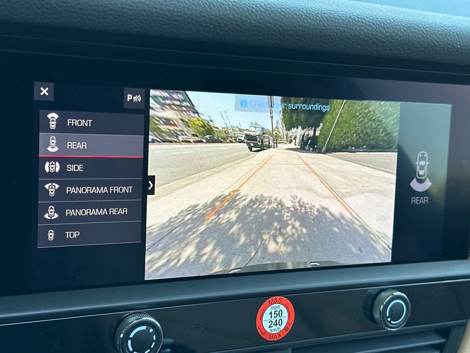 Certified 2025 Porsche Macan AWD/4WD image 22