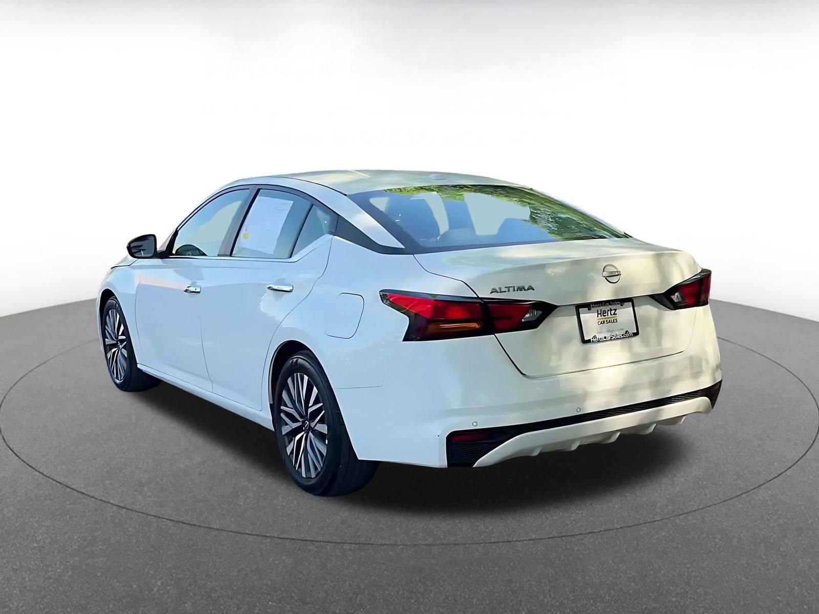 Used 2025 Nissan Altima 2.5 SV image 11