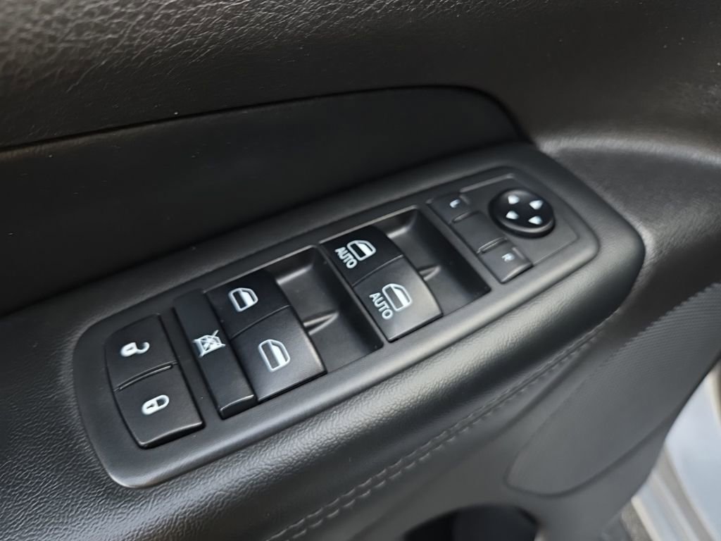 Used 2019 Jeep Grand Cherokee Altitude image 23