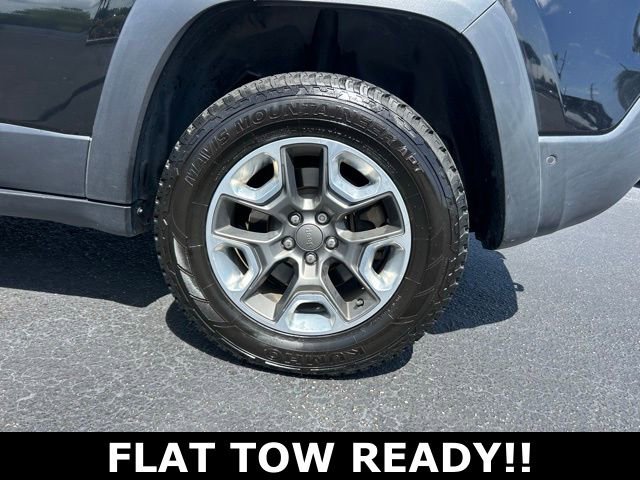 Used 2019 Jeep Cherokee Trailhawk image 10