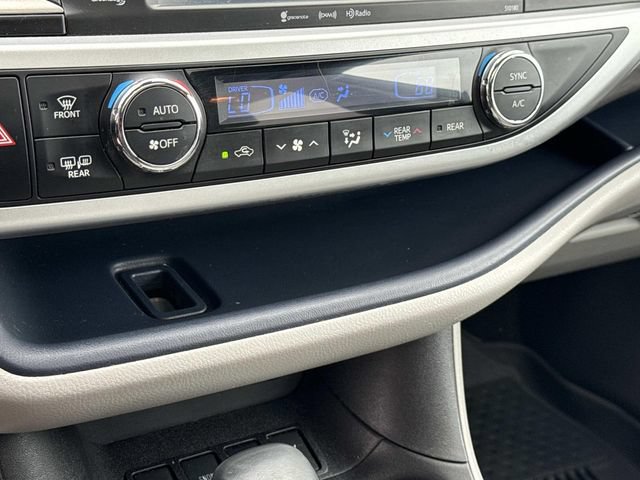 Used 2018 Toyota Highlander Limited AWD/4WD image 14