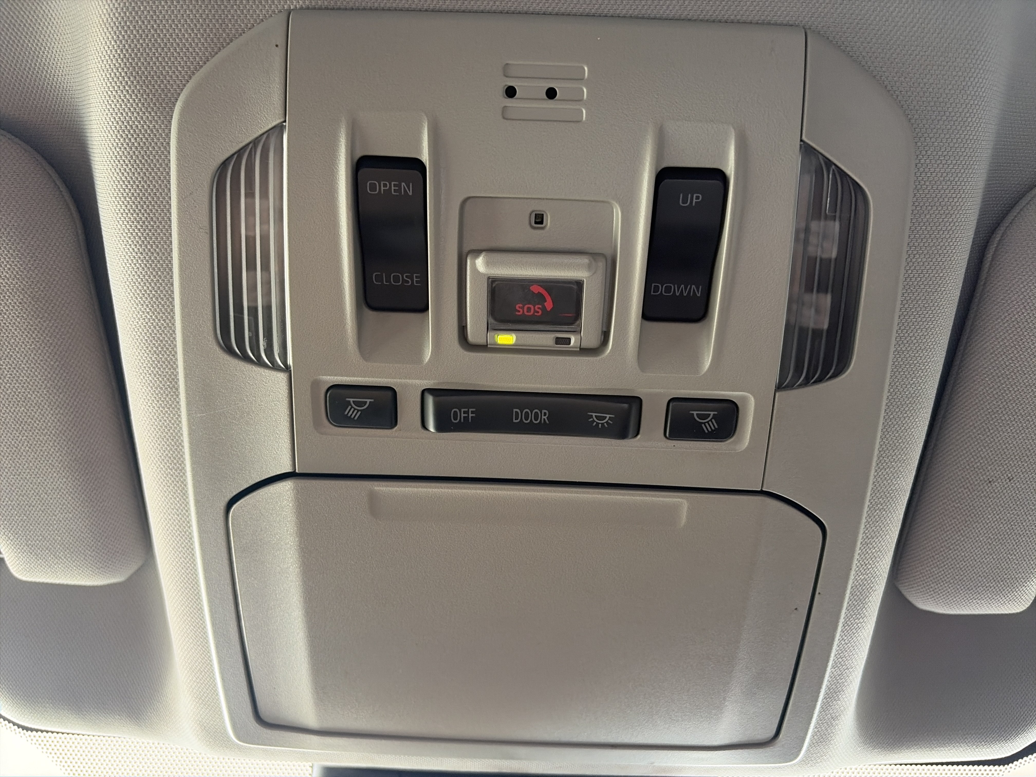 Used 2022 Toyota Highlander XLE FWD image 28