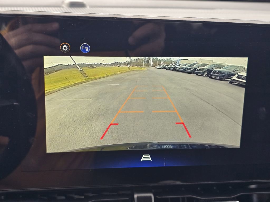 Used 2025 Chevrolet Equinox LT image 19