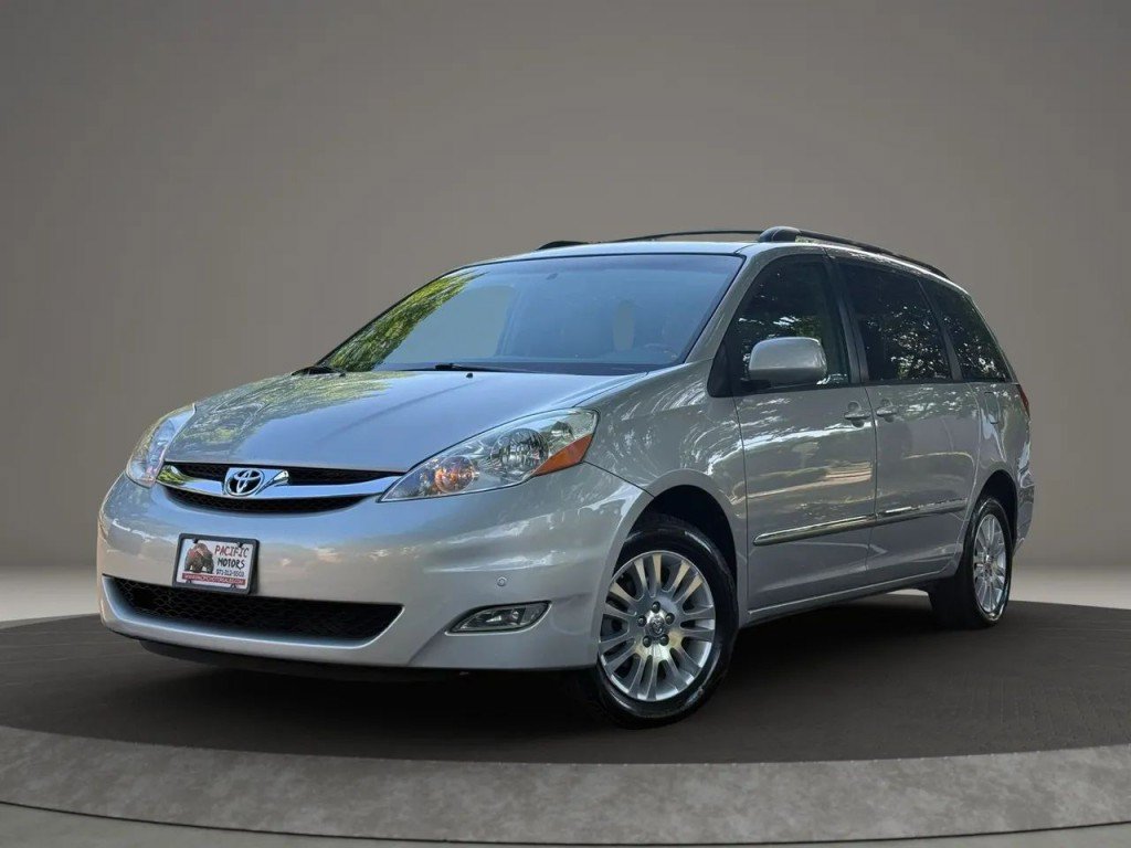 Used 2008 Toyota Sienna XLE AWD/4WD image 1