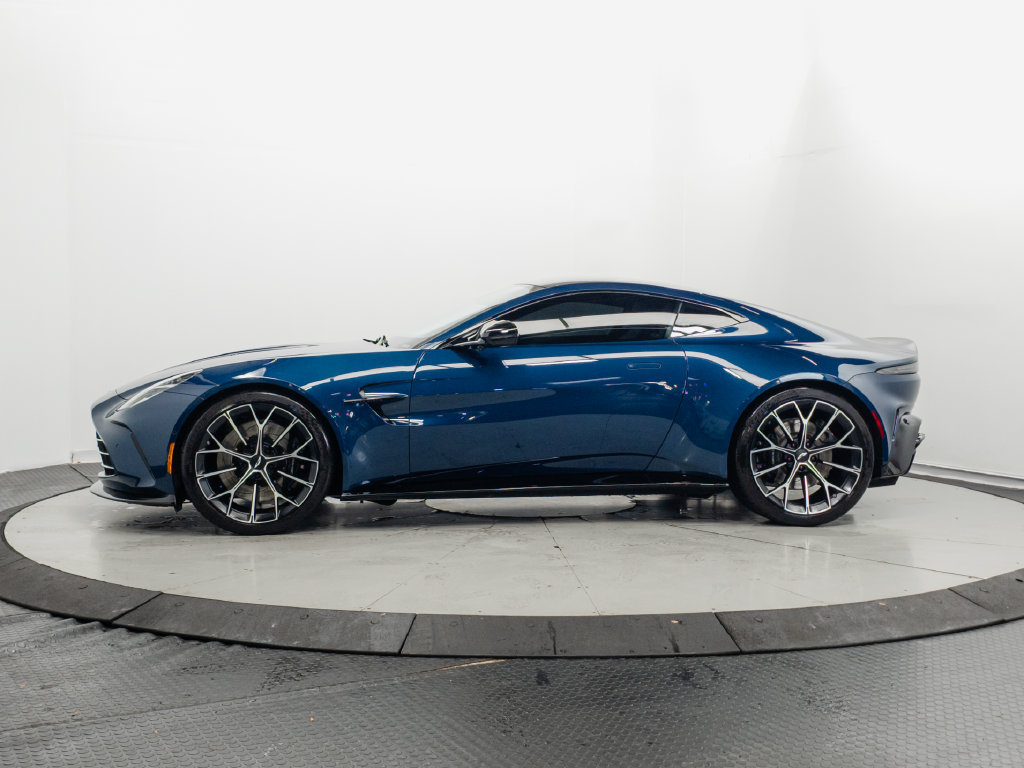 Used 2025 Aston Martin V8 Vantage Coupe RWD image 4