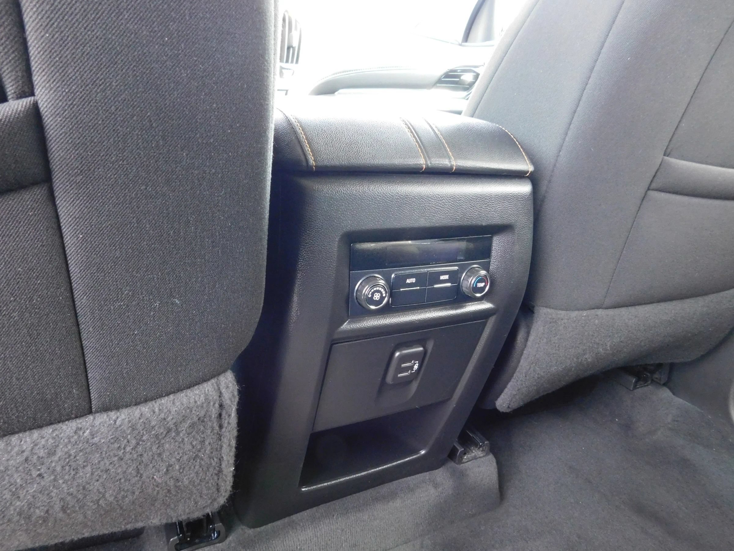 Used 2020 Chevrolet Traverse LT w/ Driver Confidence II Package AWD/4WD image 12