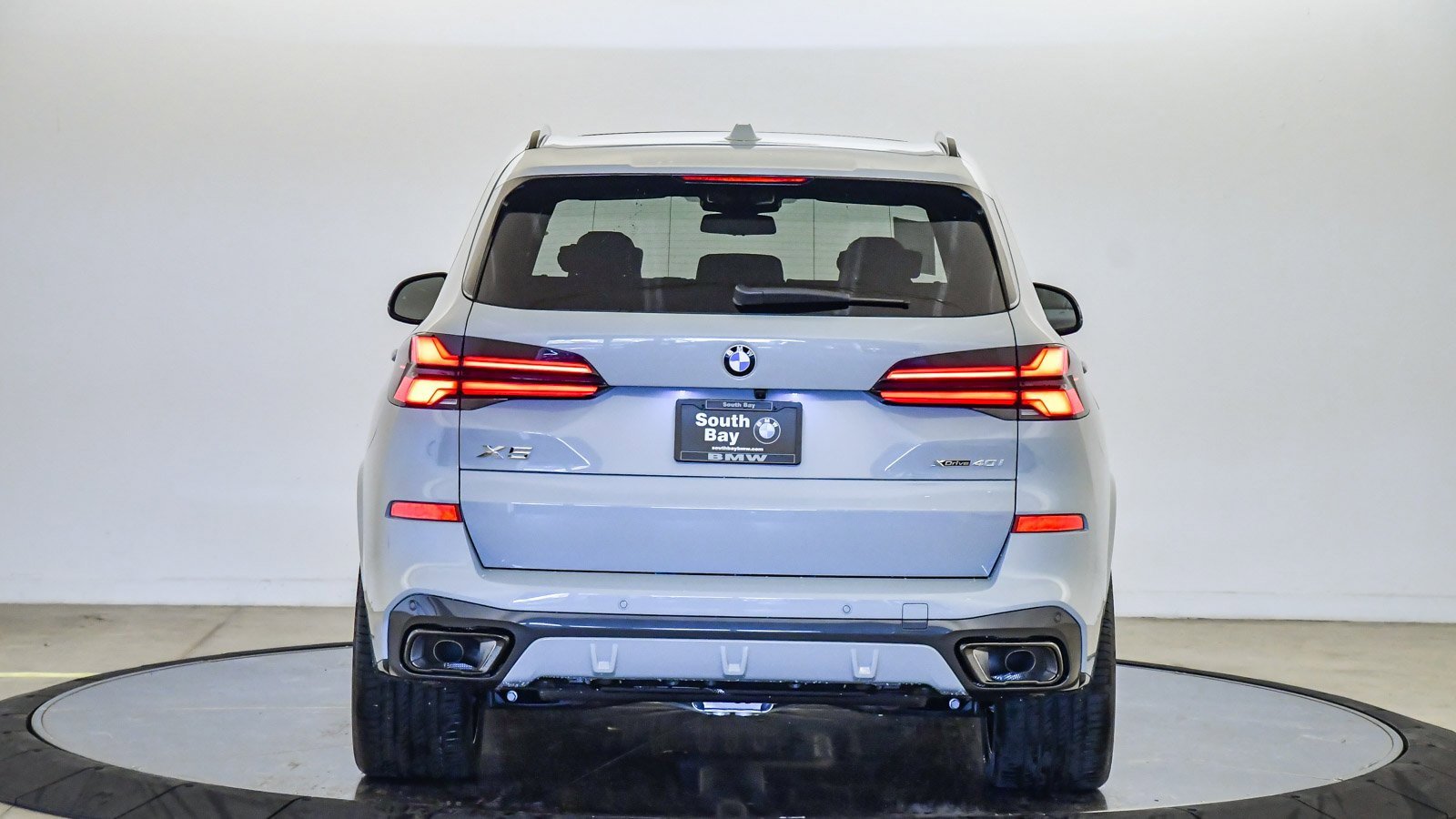 New 2026 BMW X5 xDrive40i w/ M Sport Package image 3