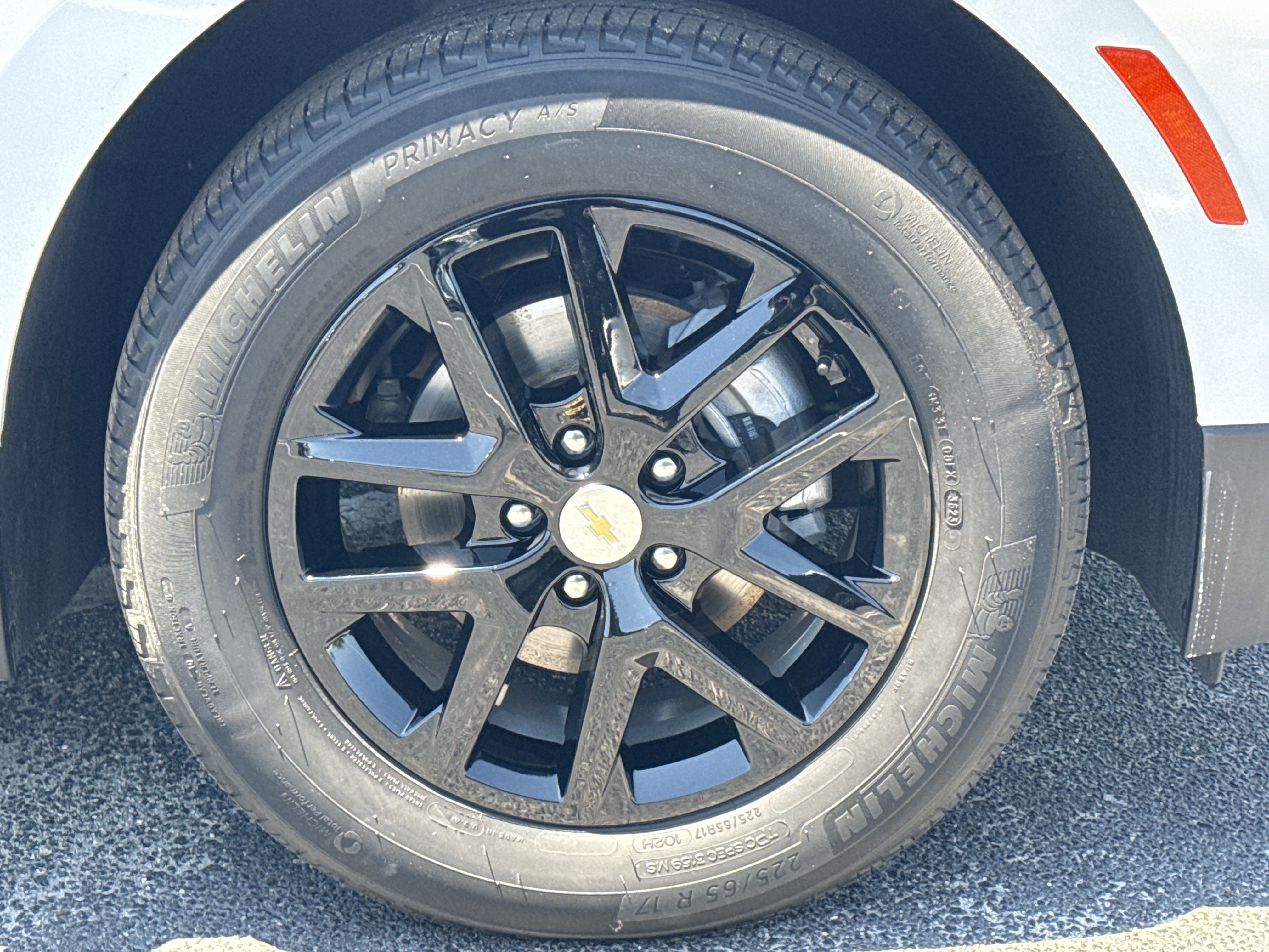 Used 2024 Chevrolet Equinox LS w/ Driver Confidence II Package FWD image 13