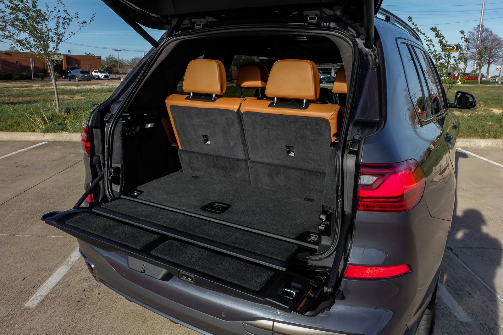 Used 2021 BMW X7 M50i w/ Executive Package image 61