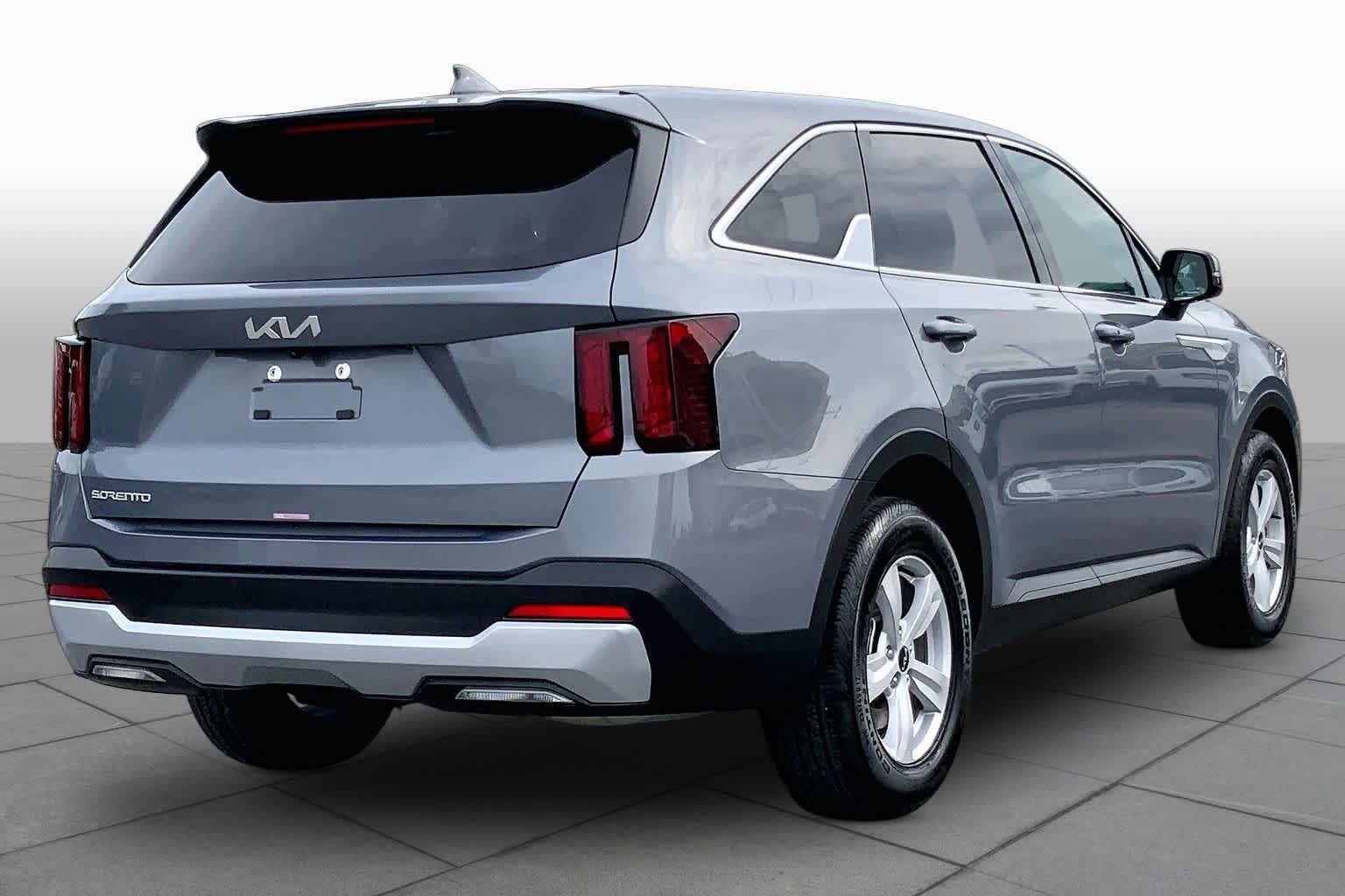 Used 2025 Kia Sorento LX FWD image 13